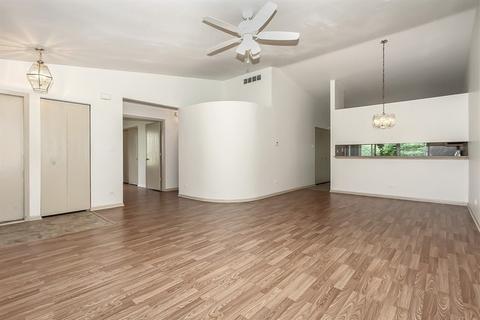 415 Campus Dr, Elgin, IL 60120 photo 8