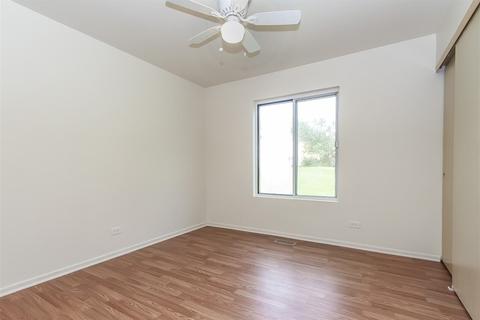415 Campus Dr, Elgin, IL 60120 photo 16