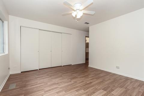 415 Campus Dr, Elgin, IL 60120 photo 11