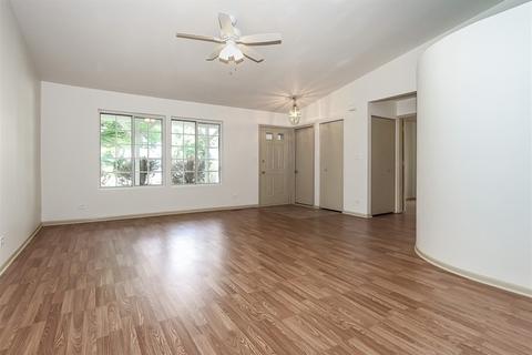 415 Campus Dr, Elgin, IL 60120 photo 2