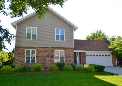2310 Lakeside Dr, Aurora, IL 60504 photo 1