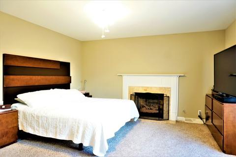 2310 Lakeside Dr, Aurora, IL 60504 photo 13