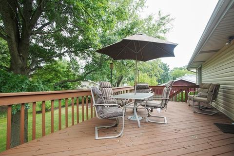 975 Hillcrest Blvd, Hoffman Estates, IL 60169 photo 18