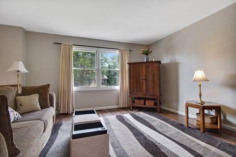 975 Hillcrest Blvd, Hoffman Estates, IL 60169 photo 7
