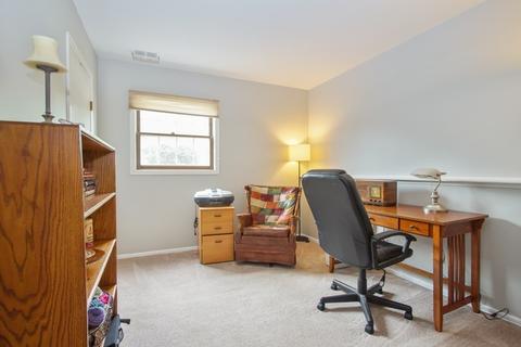 975 Hillcrest Blvd, Hoffman Estates, IL 60169 photo 15