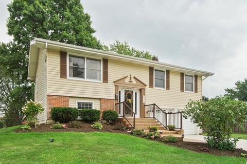 975 Hillcrest Blvd, Hoffman Estates, IL 60169 photo 1
