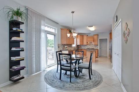 1224 Hunters Rdg E, Hoffman Estates, IL 60192 photo 11