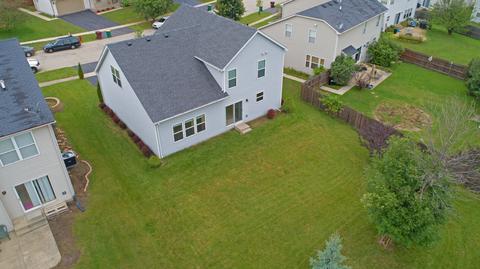233 S Berkley Dr, Round Lake, IL 60073 photo 4