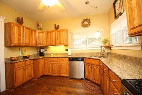408 Mountain St, Elgin, IL 60123 photo 10
