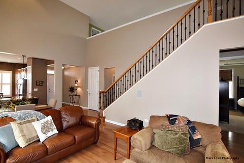3840 Valhalla Dr, Elgin, IL 60124 photo 2