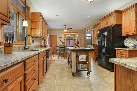 23852 S Jonathan Ln, Crete, IL 60417 photo 9