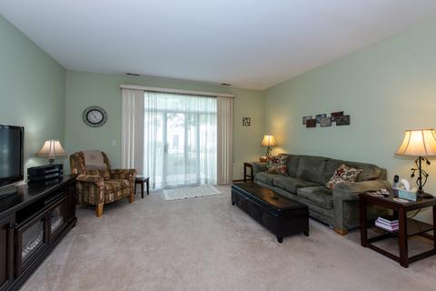 2949 Falling Waters Dr, Lindenhurst, IL 60046 photo 8