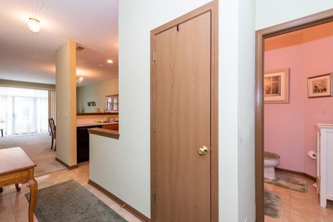 2949 Falling Waters Dr, Lindenhurst, IL 60046 photo 2