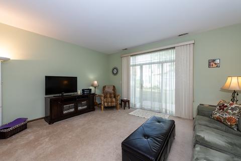 2949 Falling Waters Dr, Lindenhurst, IL 60046 photo 9