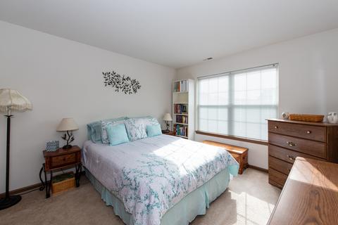 2949 Falling Waters Dr, Lindenhurst, IL 60046 photo 13