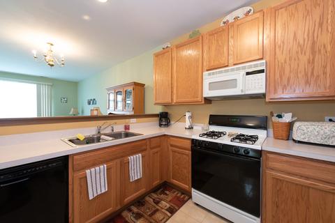 2949 Falling Waters Dr, Lindenhurst, IL 60046 photo 5