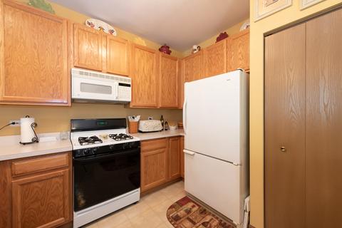 2949 Falling Waters Dr, Lindenhurst, IL 60046 photo 4