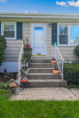 319 Village Rd, Willowbrook, IL 60527 photo 2