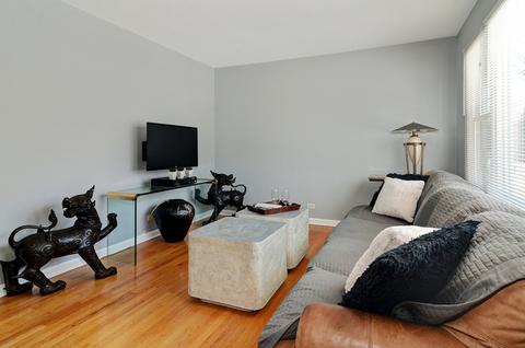 319 Village Rd, Willowbrook, IL 60527 photo 7