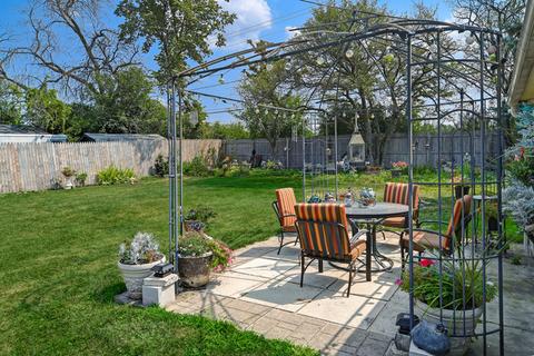 319 Village Rd, Willowbrook, IL 60527 photo 3