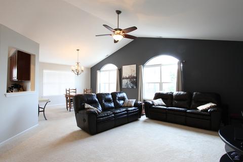 5209 Glenbrook Trl, Mchenry, IL 60050 photo 2