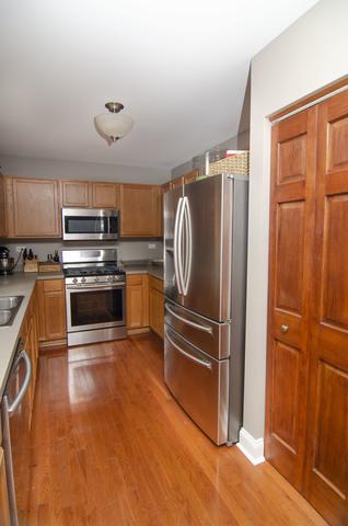 7001 Twin Falls Dr, Plainfield, IL 60586 photo 3
