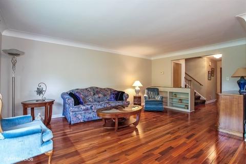 444 Shenstone Rd, Riverside, IL 60546 photo 3