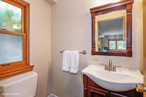 444 Shenstone Rd, Riverside, IL 60546 photo 9