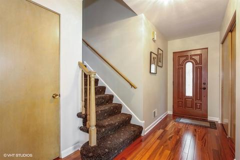 444 Shenstone Rd, Riverside, IL 60546 photo 2
