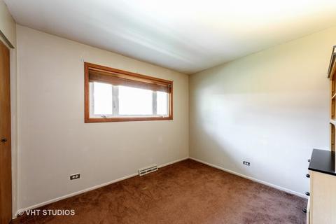 310 Ambleside Rd, Des Plaines, IL 60016 photo 8