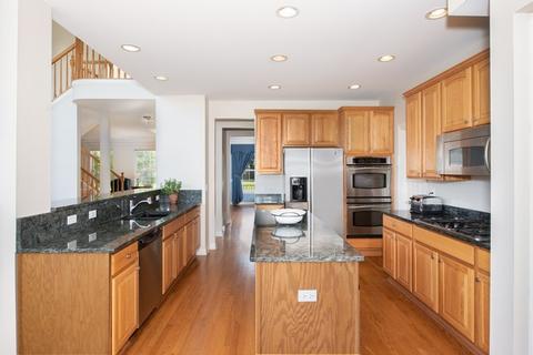 1719 Constitution Dr, Glenview, IL 60026 photo 9