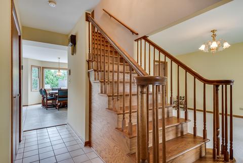 55 Deeke Ct, Roselle, IL 60172 photo 3