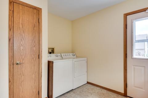 55 Deeke Ct, Roselle, IL 60172 photo 18