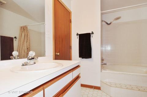 3503 Willowview Ct, Aurora, IL 60504 photo 9