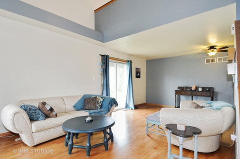 3503 Willowview Ct, Aurora, IL 60504 photo 2