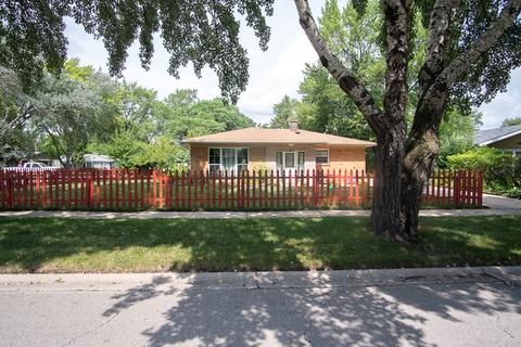 630 S Wayne Pl, Wheeling, IL 60090 photo 2
