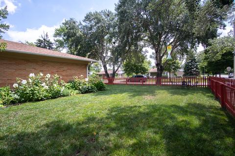 630 S Wayne Pl, Wheeling, IL 60090 photo 4