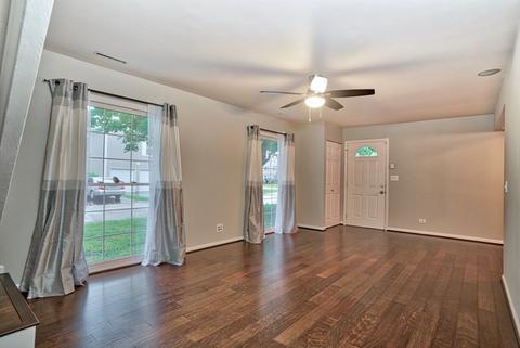 1679 Williamsburg Ct #E, Wheaton, IL 60189 photo 3