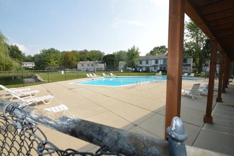 1679 Williamsburg Ct #E, Wheaton, IL 60189 photo 26