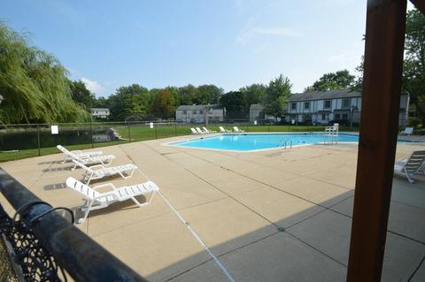 1679 Williamsburg Ct #E, Wheaton, IL 60189 photo 27