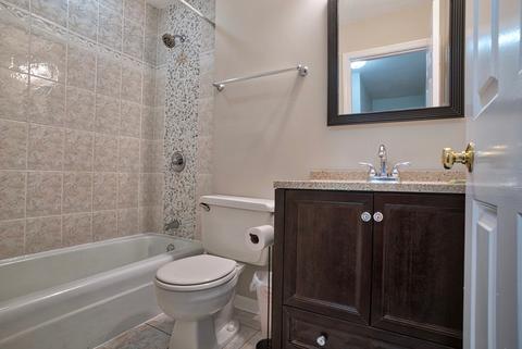 1679 Williamsburg Ct #E, Wheaton, IL 60189 photo 10