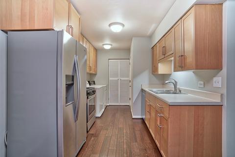 1679 Williamsburg Ct #E, Wheaton, IL 60189 photo 13