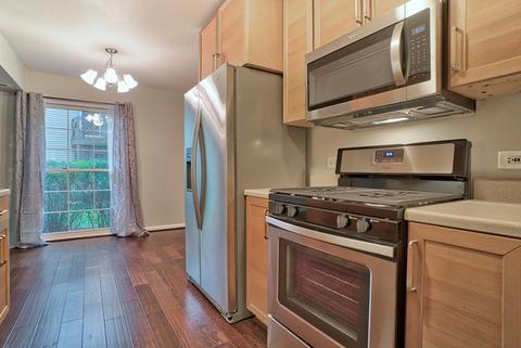 1679 Williamsburg Ct #E, Wheaton, IL 60189 photo 14