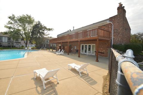 1679 Williamsburg Ct #E, Wheaton, IL 60189 photo 29