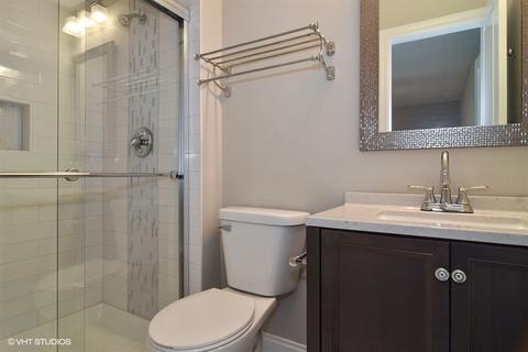 4240 Eisenhower Cir, Hoffman Estates, IL 60192 photo 9