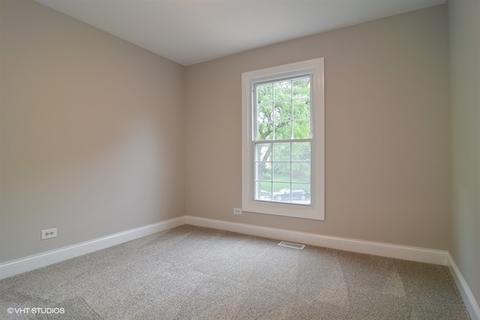4240 Eisenhower Cir, Hoffman Estates, IL 60192 photo 11