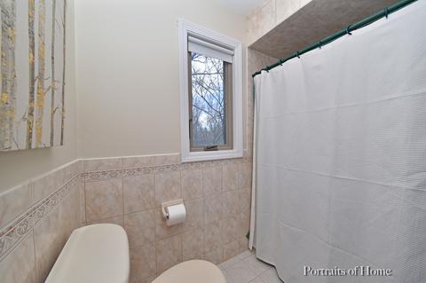 1765 Maple Ln, Wheaton, IL 60187 photo 9