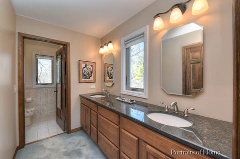 1765 Maple Ln, Wheaton, IL 60187 photo 8