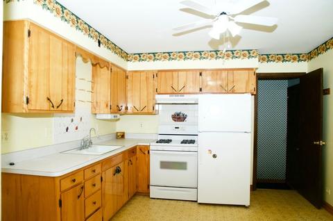 924 Houston Ave, Elgin, IL 60120 photo 10