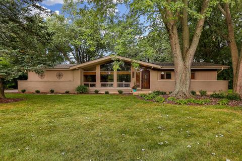 1112 Forest Dr, Elgin, IL 60123 photo 1